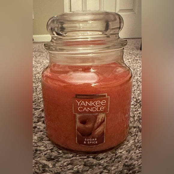 Yankee Candle Medium Jar Sugar & Spice Candle NWT